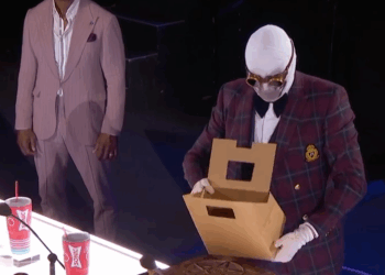 C2009008 SPOOKY Magician Klek Entos Dives into Judges Subconscious on America Got Talent!_part2