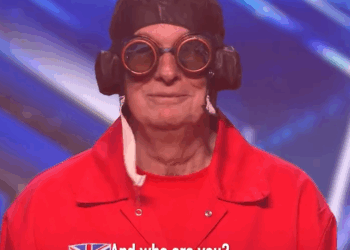 C2209001 Barlow Red Barrows are display team twist_part2