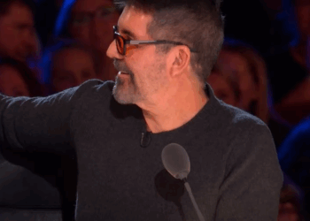 C2209011 Totally unplanned audition gets Max Fox Golden Buzzer_part2