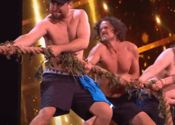 C2209014 Daredevils, Lazy Generation play tug of war stinging nettles_part2