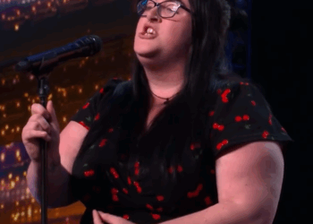C2409015 Supermarket worker Stacey Leadbeatter wins KSI Golden Buzzer_part2