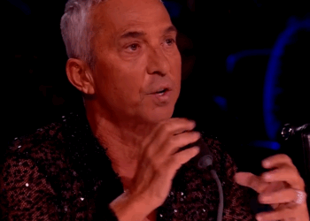 C2409020 Man of mystery Eden Choi delivers mystifying card trick Semi Final_part2