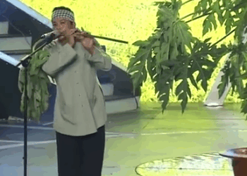 C0309020 Tuneful Trash Weirdest Musical Instrument Auditions part2