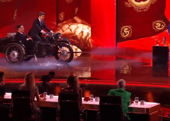 C3009002 Bao Cuong shocks audience as he pulls Ant Dec his eyelids_part2