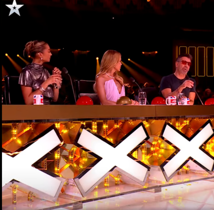 C3009010 John Pierce takes on Susan Boyle in triumphant Semi Final performance_part2