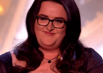 C3009015 Stacey Leadbeatter dazzles Demi Lovato_part2