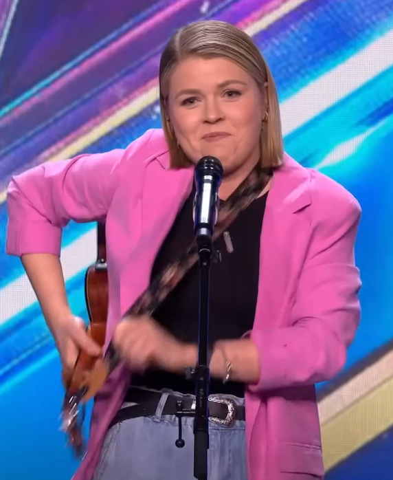 C0610014_Abi Carter Simpson charmed crowd HILARIOUS vocals Unforgettable Audition Britain Got Talent_part2