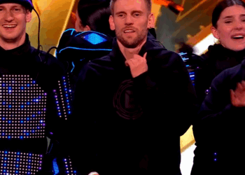 C0710008_Blackouts bring party to Underground Golden Semi Final performance_part2