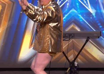 C0710009_Jonathan Rippon is Blackpool number one fan_part2