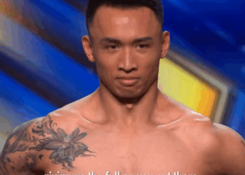 C0710015_Aerial artist Jimmy Wong gives everyone goosebumps_part2