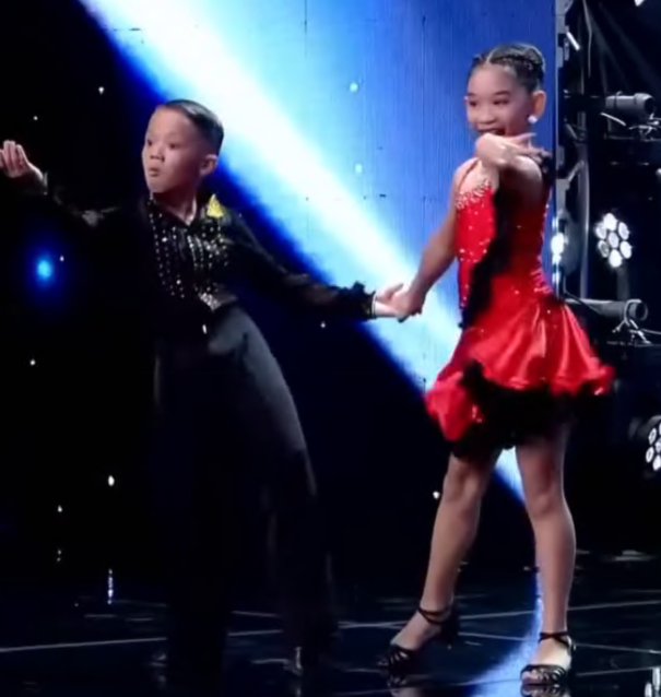C2910013 ADORABLE Duo DAZZLE Judges Their Sensational Dance! part2