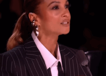 C3010001 It was time singer to own moment like he always dreamed of part2