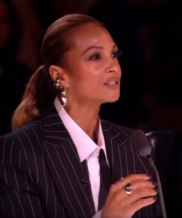 C3010001 It was time singer to own moment like he always dreamed of part2