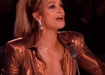 C0111011_Electric Umbrella put cheesy grin on all our faces uplifting_part2