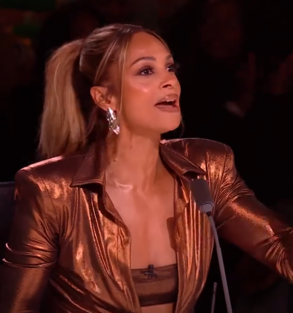 C0111011_Electric Umbrella put cheesy grin on all our faces uplifting_part2