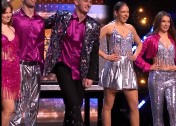 C1211008_Jannick Holste Brings his FABULOUS Magic to Britain Got Talent!_part2