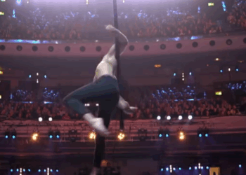 C1211010_Pole artist Albert Amores wows Benson Boone routine_part2