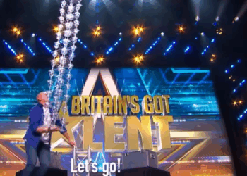 C1711013_Dad son duo Jimmy Jeremy show off epic unicycling act_part2