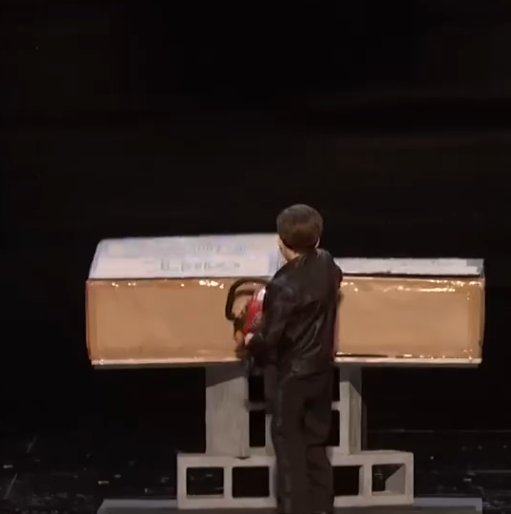C1911011_Brother Saws His Sister in Half on America Got Talent!_part2