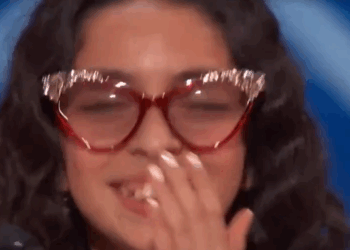 C1911014_Year Old Wows Judges Billie Eilish Cover!_part2