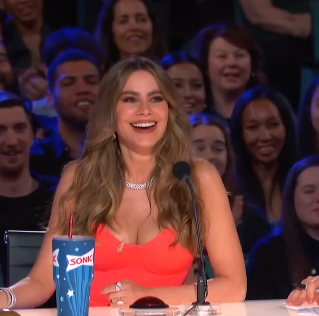 C2411011_Judges MISJUDGE Clown Impressionist on AGT!_part2