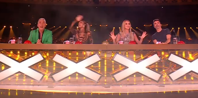 C0311002_Albert Amores shows off his core strength in dazzling pole act_part2