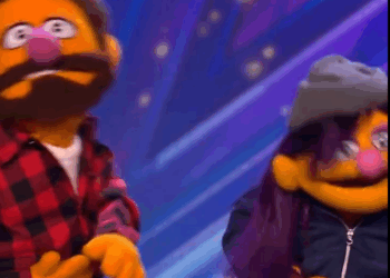 C2511001_Puppet family Handersons sing their naughty nan_part2