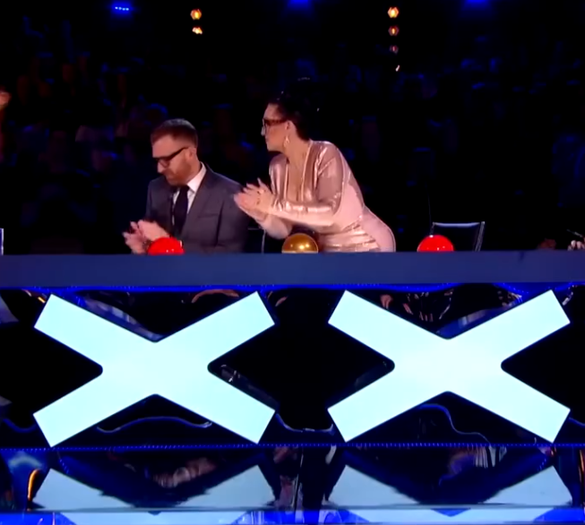 C2511010_INSPIRING Audition Gets GOLDEN BUZZER!_part2