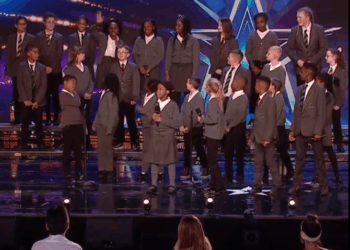 C2711020_Simon Cowell surprises school kids one epic audition Unforgettable _part2