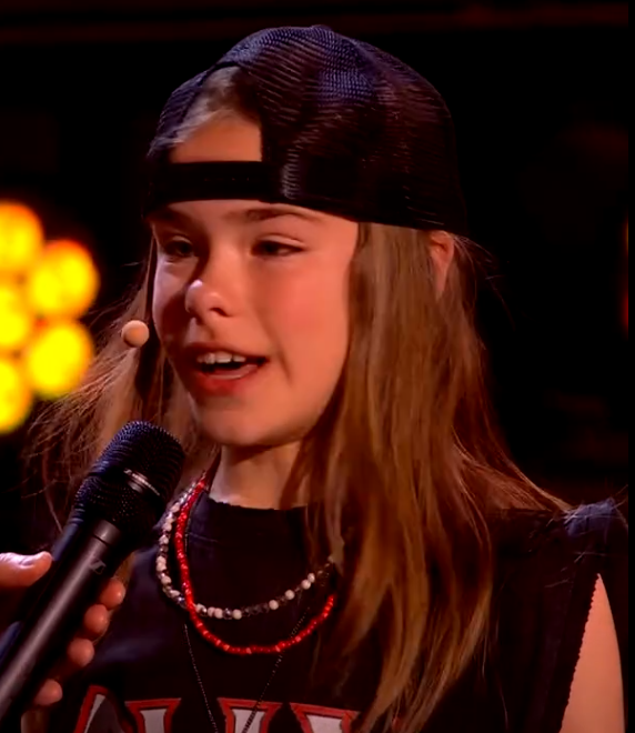 C0311012_year old Olly Pearson Golden Buzzer guitar solo is literally on fire_part2