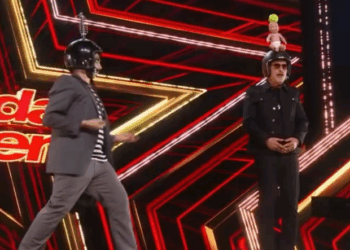 C0511007_Tape Face Brings His Weird Wacky Style to Canada Got Talent!_part2