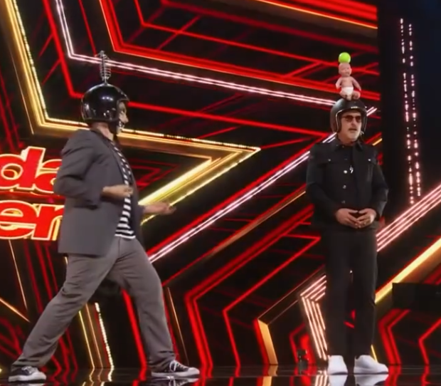 C0511007_Tape Face Brings His Weird Wacky Style to Canada Got Talent!_part2