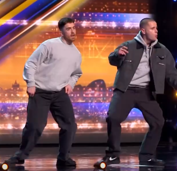 C0511017_Slick dancing duo Harry Lewis are friend goals_part2