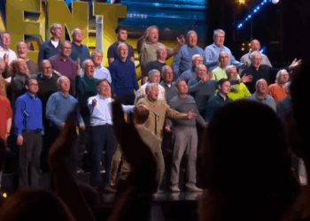 C0611002_Rossendale Male Voice Choir celebrate 100th year Oasis classic_part2