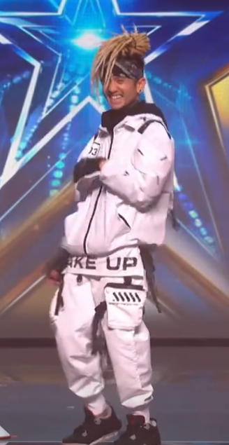 C0611010_Unique act Made in Vietnam dances lasers in fresh audition_part2