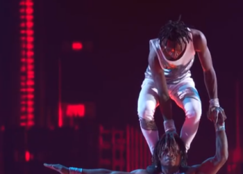 C1112011_Jaw Dropping Acrobatics gets Golden Buzzer on AGT!_part2