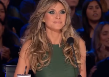 C1112014_Simon Cowell STOPS Singing Audition!_part2