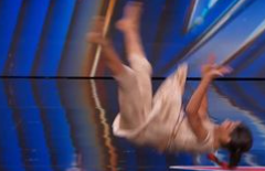 C1912003_Shy Girl Arshiya FREAKS OUT Judges! Auditions AGT_part2