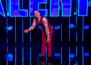 C2012010_Side splittingly funny! One man show Steve Royle commands BGT Final Stage!_part2