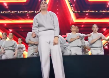 C2212013_EMOTIONAL GOLDEN BUZZER Audition Brings Judges TO TEARS on Canada Got Talent!_part2