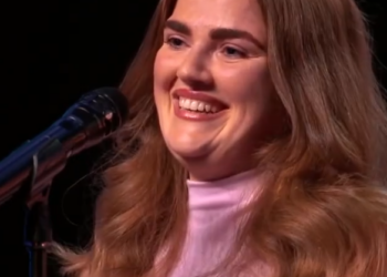 C2312008_Mum Alexandra Barrett makes Amanda Holden cry Aerosmith_part2