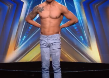 C2312011_Jimmy Wong stuns breathtaking aerial routine_part2