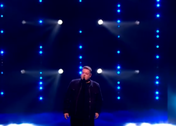 C2412019_Vinnie McKee takes our breath away Chasing Cars performance_part2