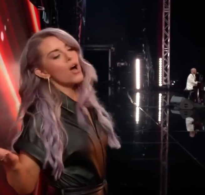 C0612008_Hilarious Duo Improvise On Stage!_part2