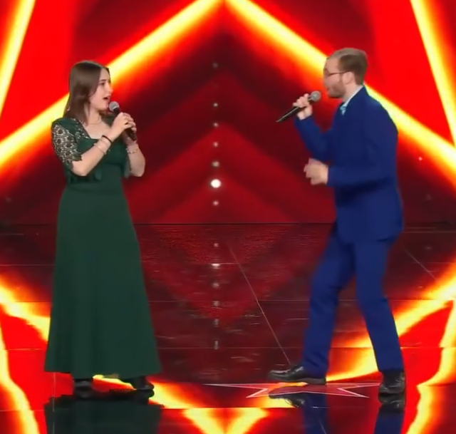 C0612009_Judge Hits Red Buzzer Awkward_part2