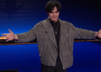 C1012001_Magician Sam Huang Returns His Unique Finger Magic on America Got Talent!_part2