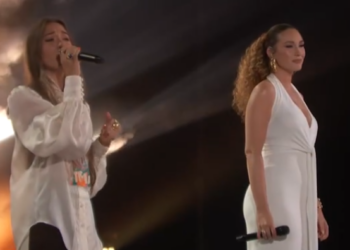 C1012006_Lauren Daigle Loren Allred Perform Thank God Do You Say AGT_part2