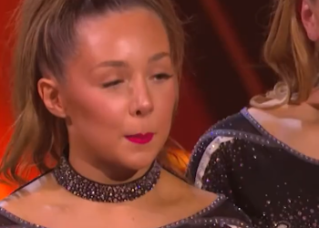 C1012018_Lady Grenades energetic cheerleading routine prove Girls Just Wanna Have Fun_part2