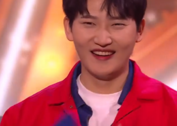 C1501010_Manho Han was ready Vogue fashion forward magic_trimmed_part2