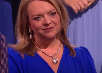 C0701018_Post Office choir Hear Our Voice are beacon of light in Semi Final_part2